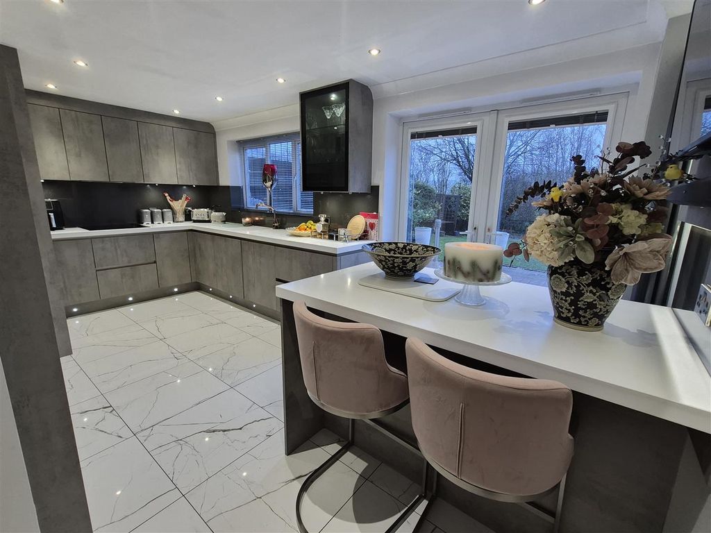 Property photo 3 of 55 Kitchen