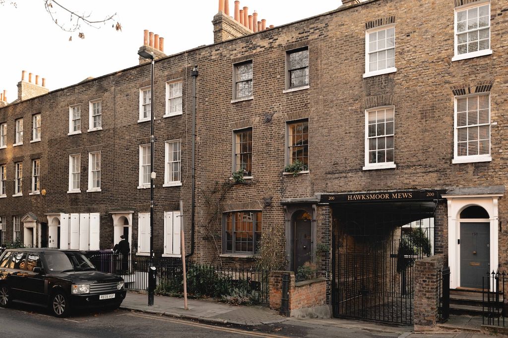 Property photo 1 of 34