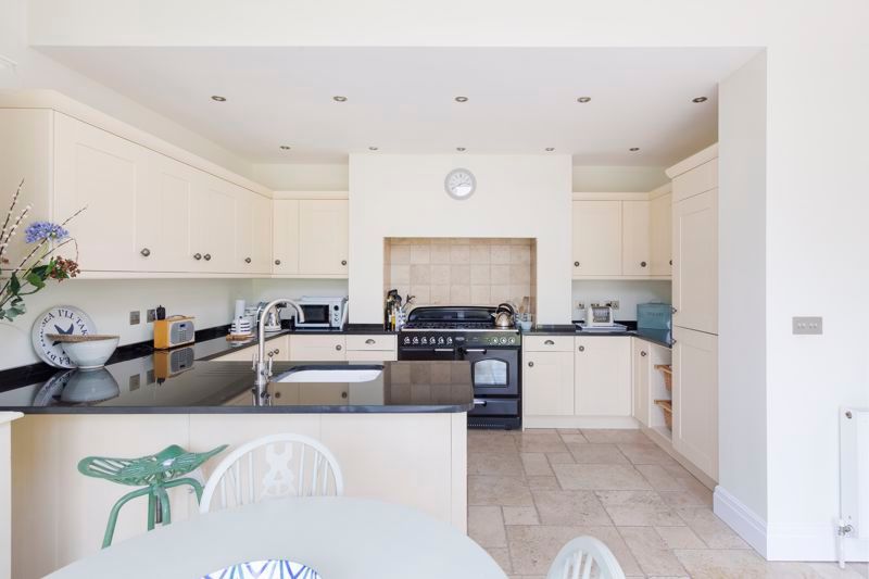Property photo 3 of 23 Kitchen/Diner