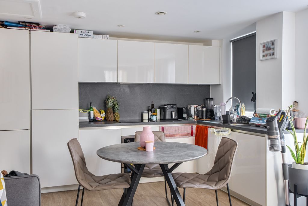 Property photo 3 of 8 1411354-7-698c7E64F08Bf