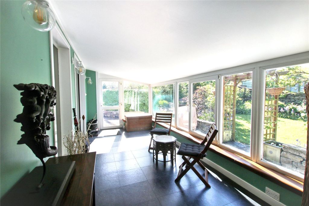 Property photo 3 of 25 Entrance/Sun Room