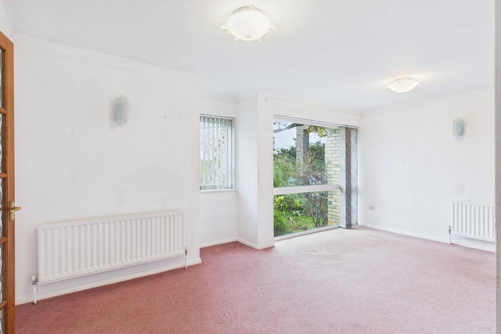 Property photo 3 of 34 Cam02519G0-Pr0374-Still009