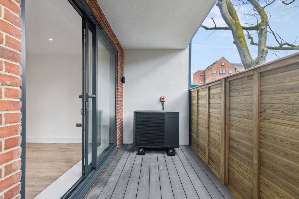 Property photo 3 of 6 Terrace