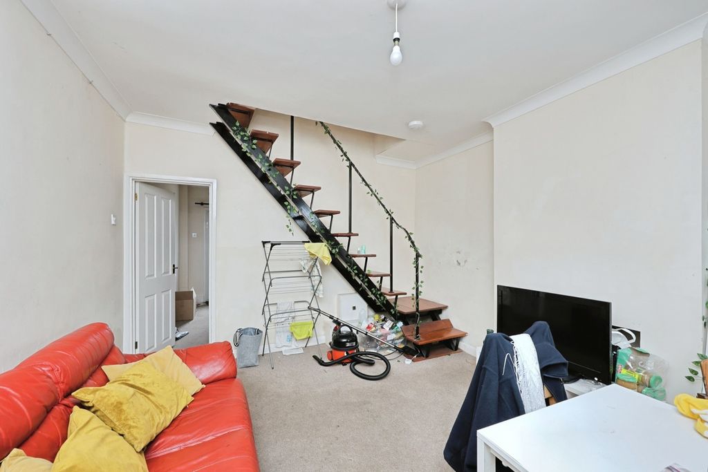 Property photo 2 of 10 Pbox-Img.Jpg