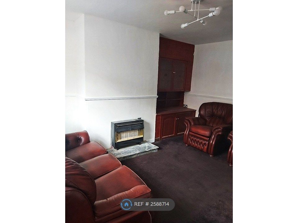 Property photo 3 of 35 Living Room With Chesterfield Chairs