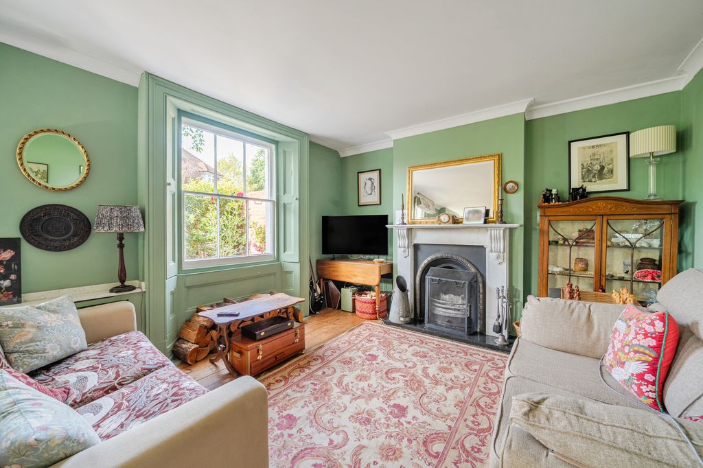 Property photo 2 of 18