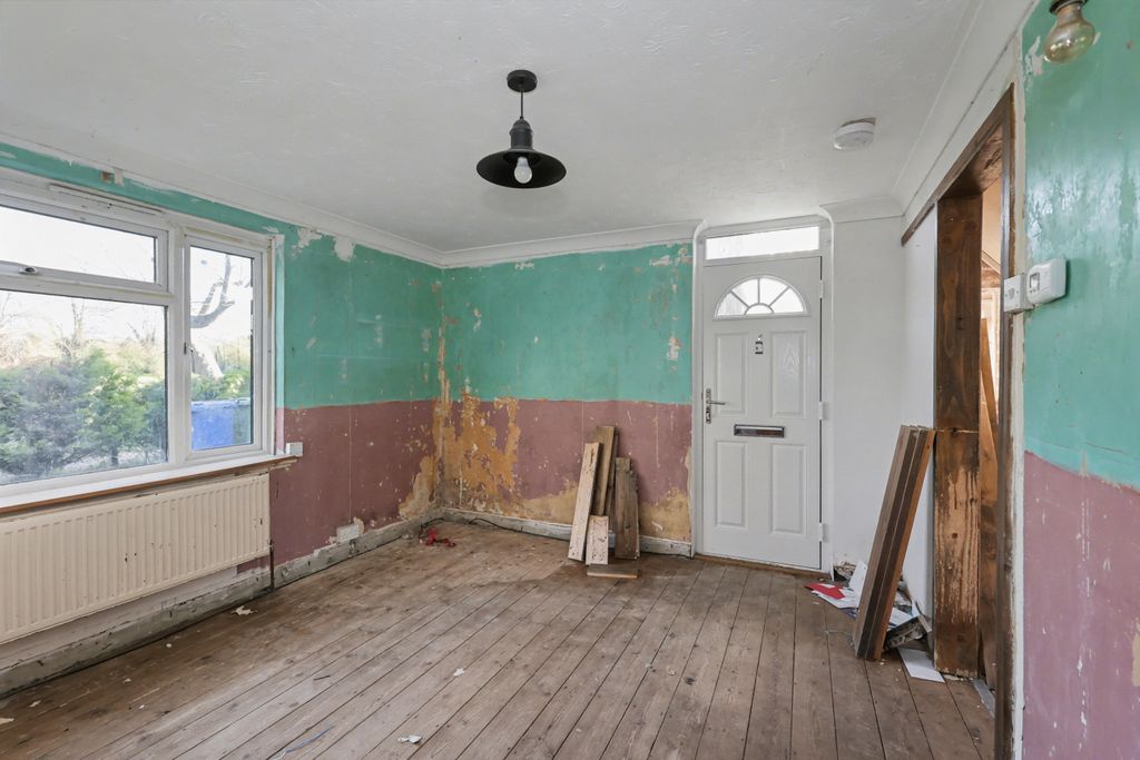 Property photo 3 of 18 13 Poplar View, Faversham, Me13 9Af
