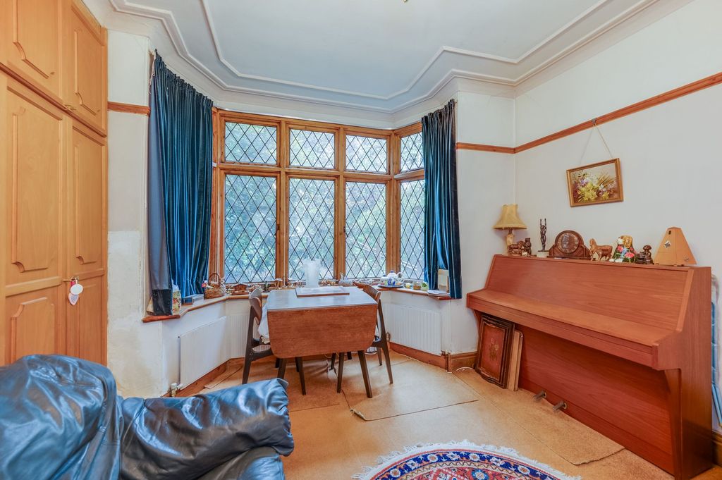 Property photo 2 of 22