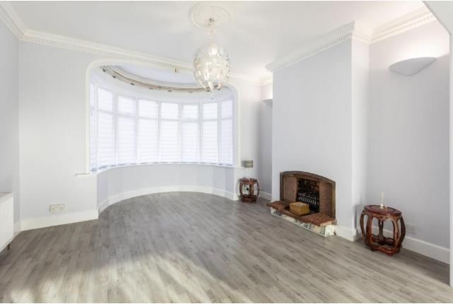 Property photo 2 of 17 Image