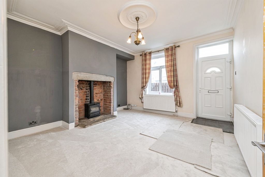 Property photo 3 of 12