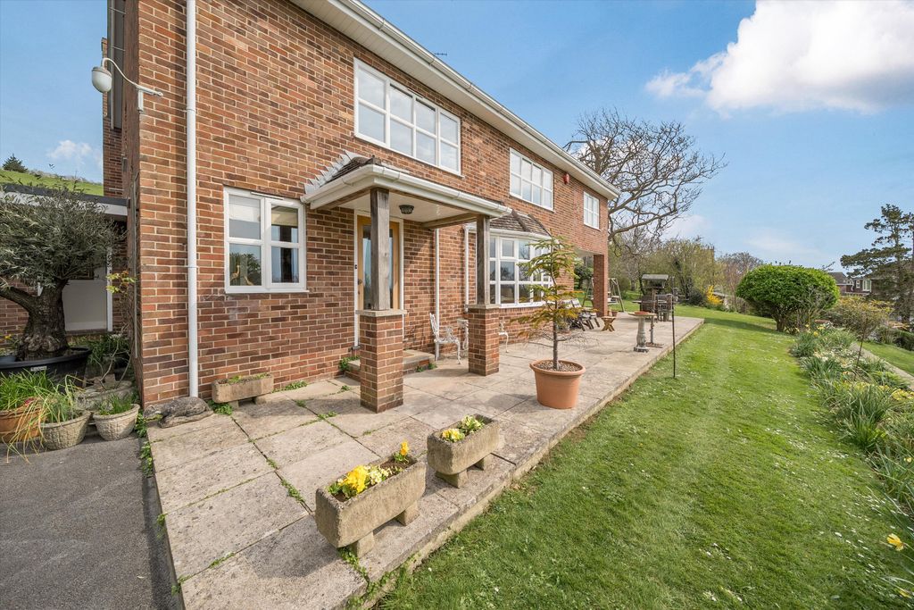 Property photo 1 of 19 Image