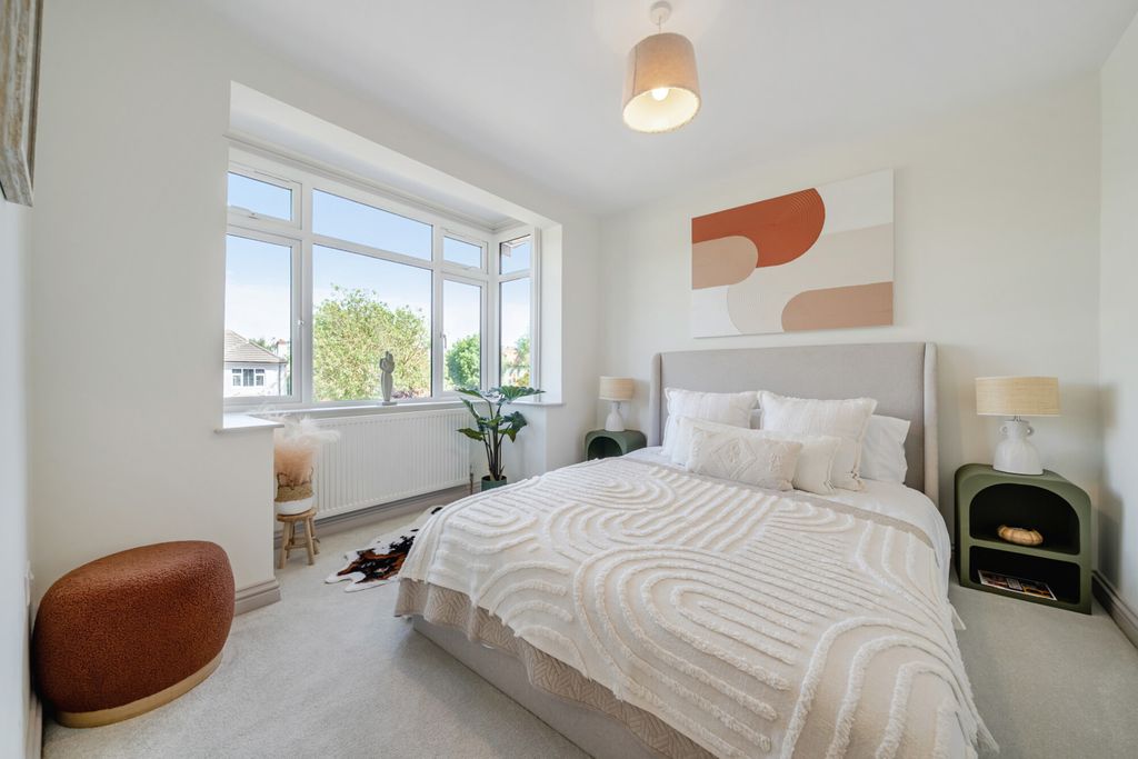 Property photo 2 of 20 1464941-12-6A16cd...