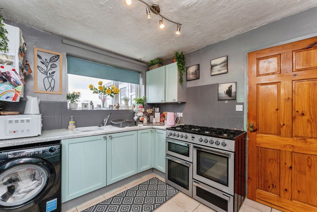 Property photo 2 of 22 Pbox-Img.Jpg