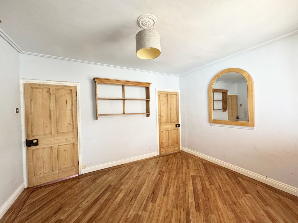 Property photo 3 of 21 Dining Room (3)