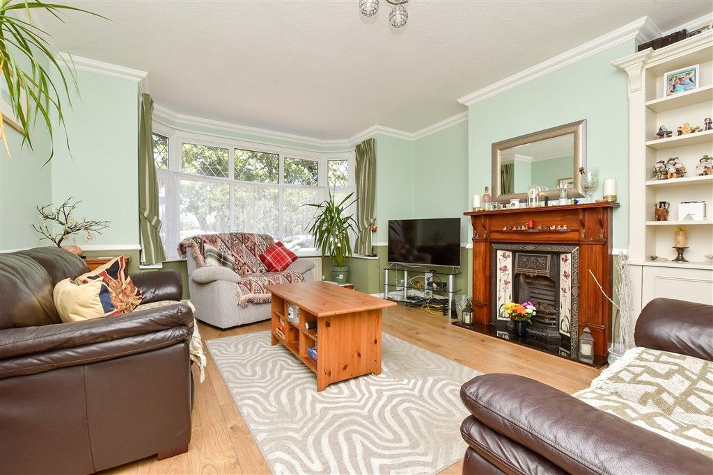 Property photo 2 of 16 Living Room