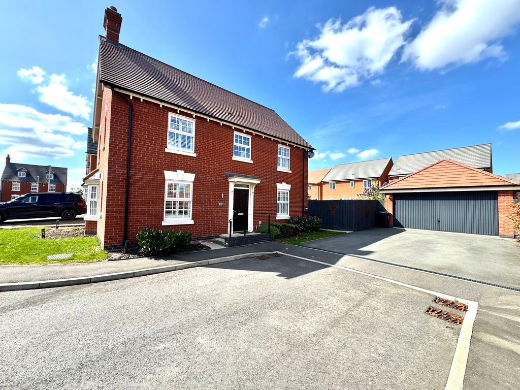 Property photo 1 of 15 Photo 4