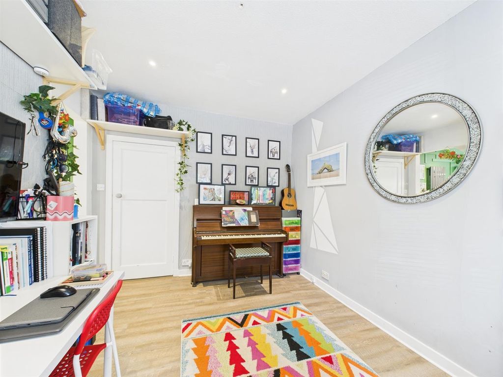 Additional image 8 of 4 bed detached house for sale39 Oakbank Crescent, Perth PH1