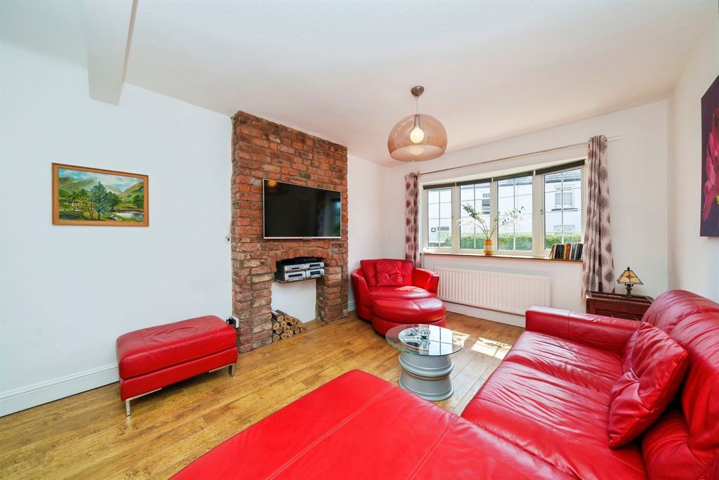 Property photo 3 of 19