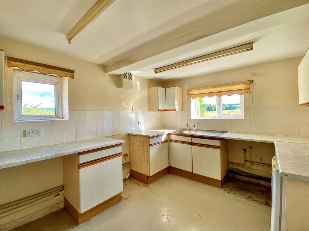 Property photo 3 of 14 Picture No. 02