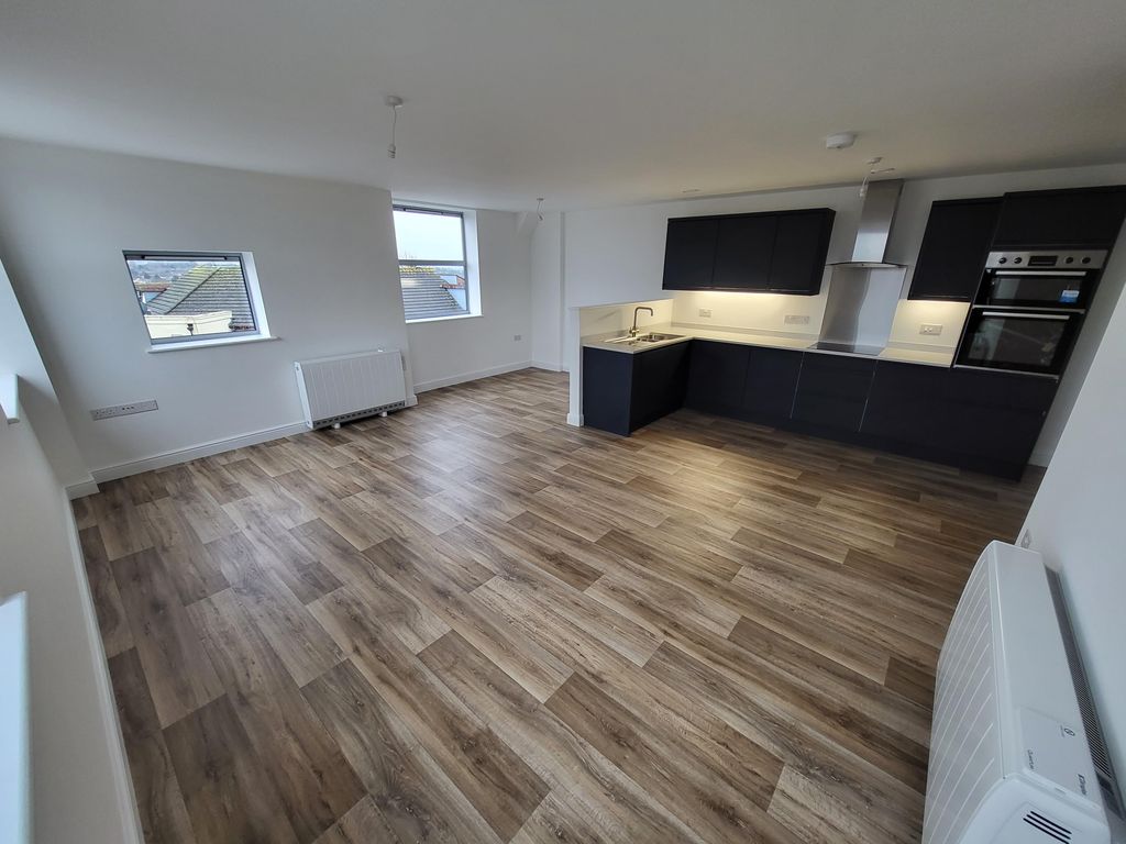 Property photo 1 of 10 Living Room