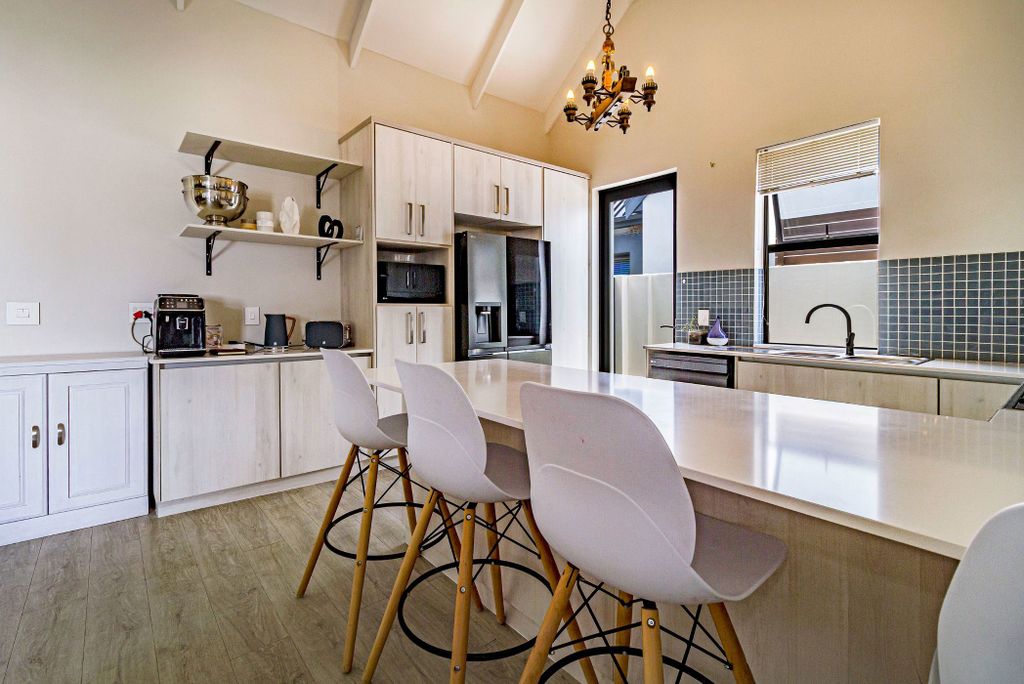 Property photo 3 of 19 Sw1726308