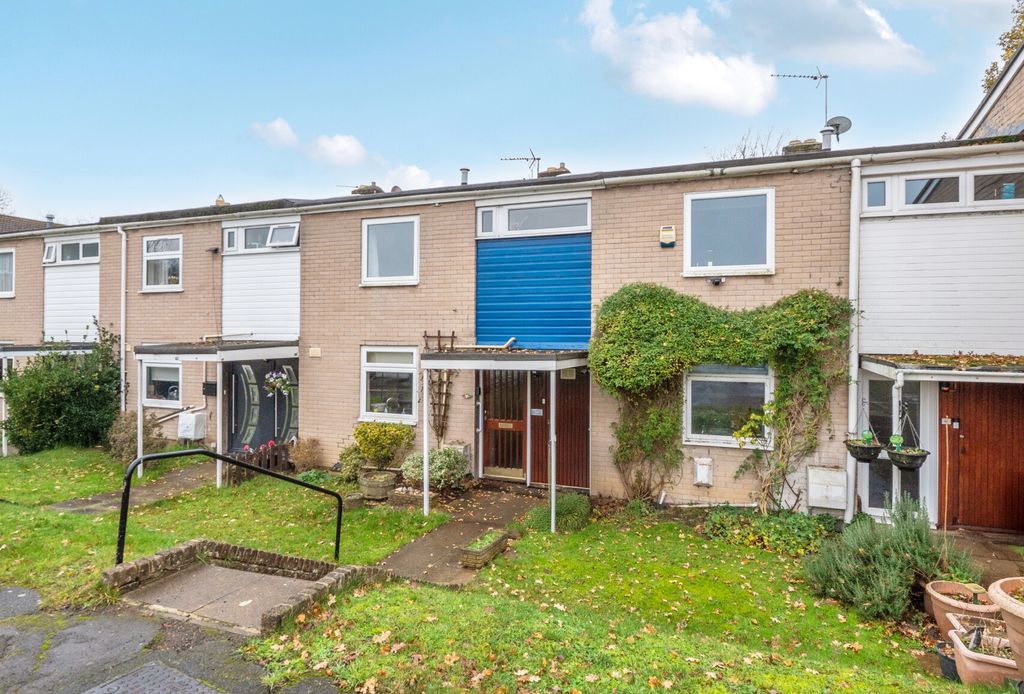 Property photo 1 of 11 1385536-16-692Da4...