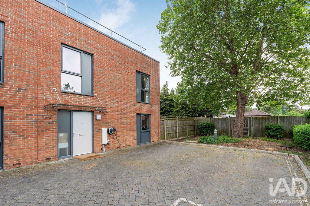 Property photo 1 of 22