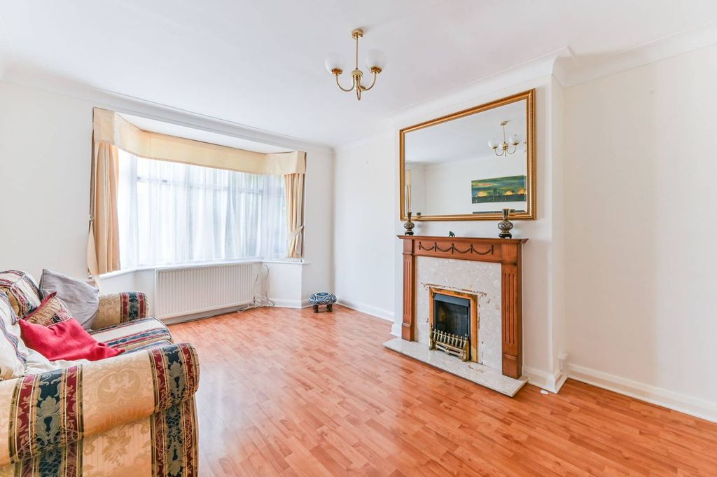 Property photo 3 of 14