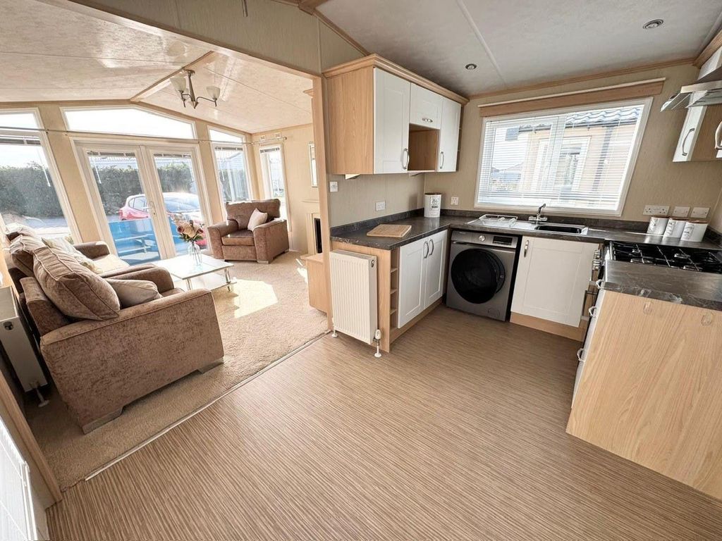 Property photo 1 of 6 Car0057669 - Static Caravan