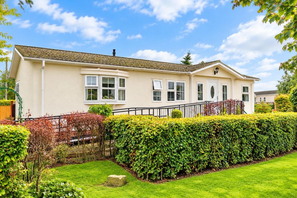 Property photo 1 of 13 External