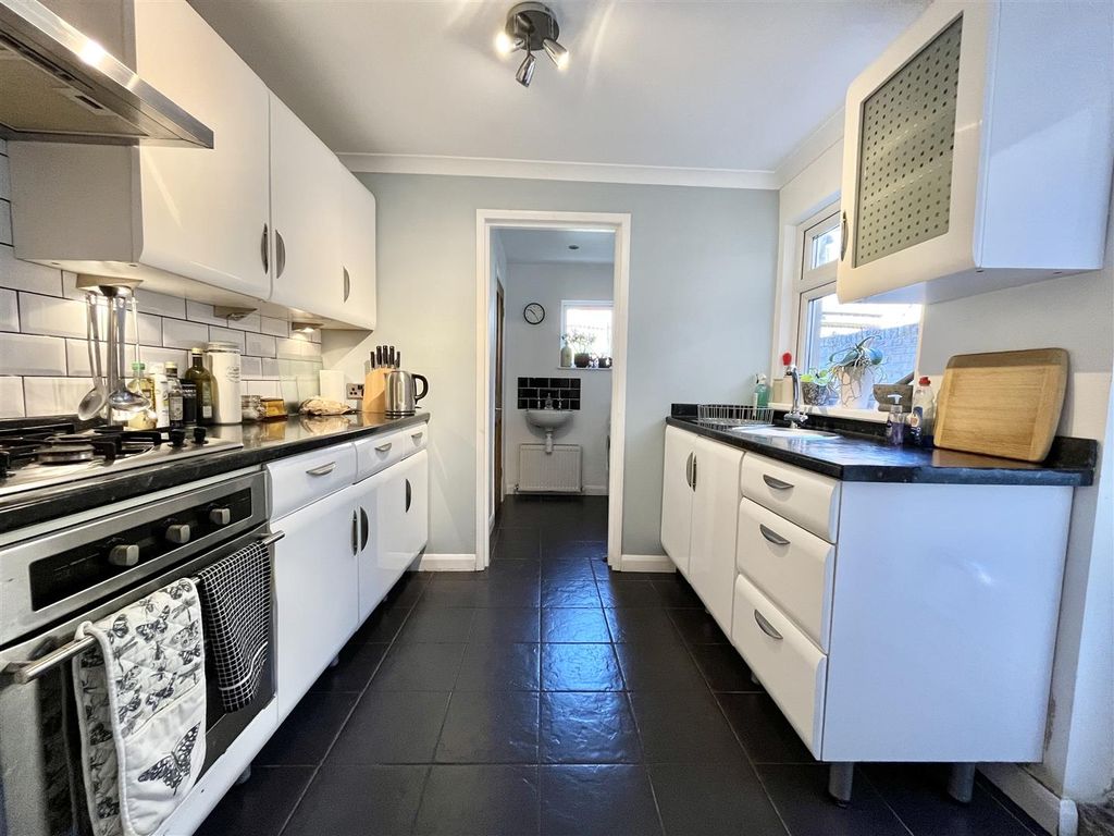 Property photo 3 of 23