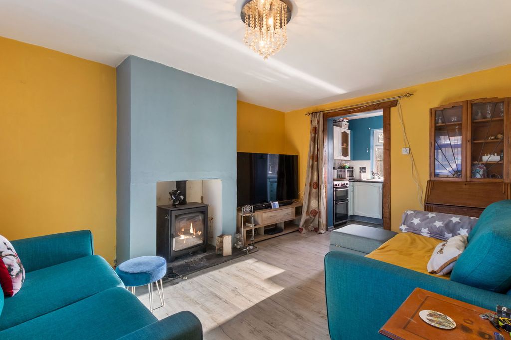 Property photo 2 of 13