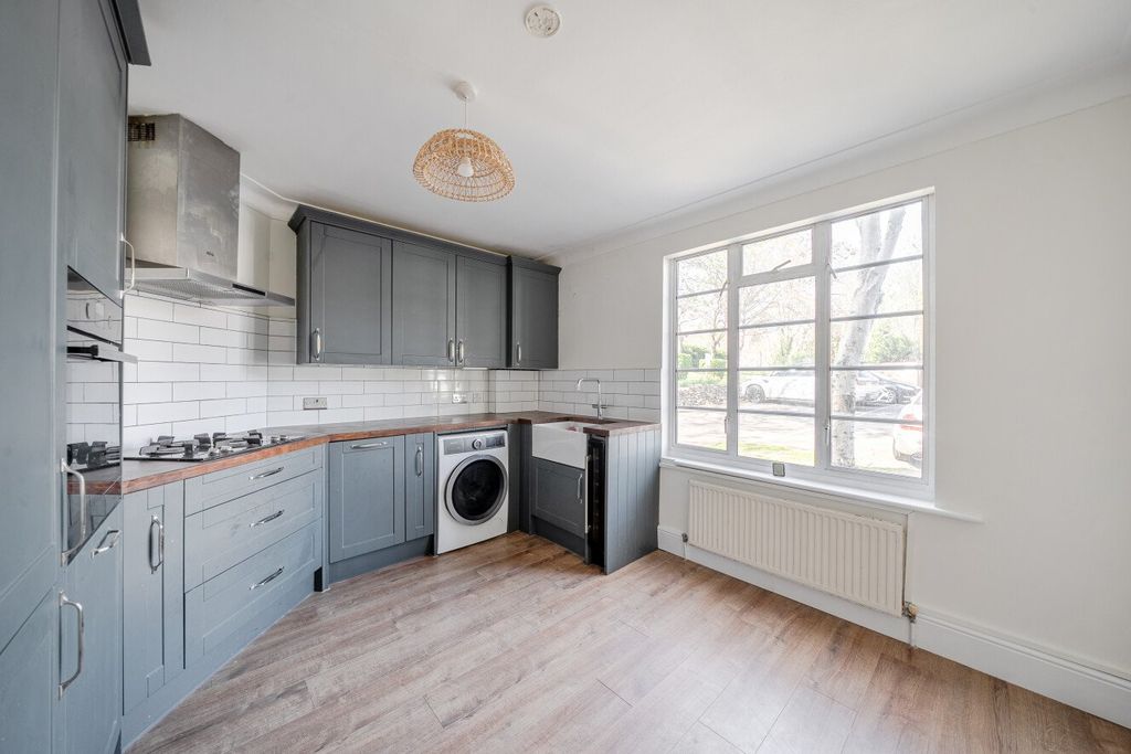 Property photo 2 of 9 Picture No. 25