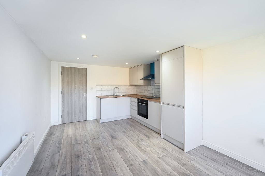 Property photo 1 of 8 Lansdowne Road,81,2- (5)