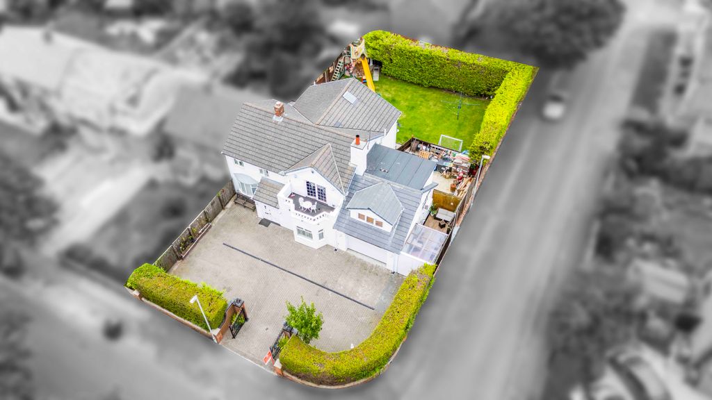 Property photo 2 of 30