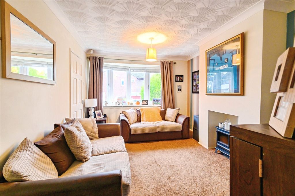 Property photo 2 of 20 Living Room