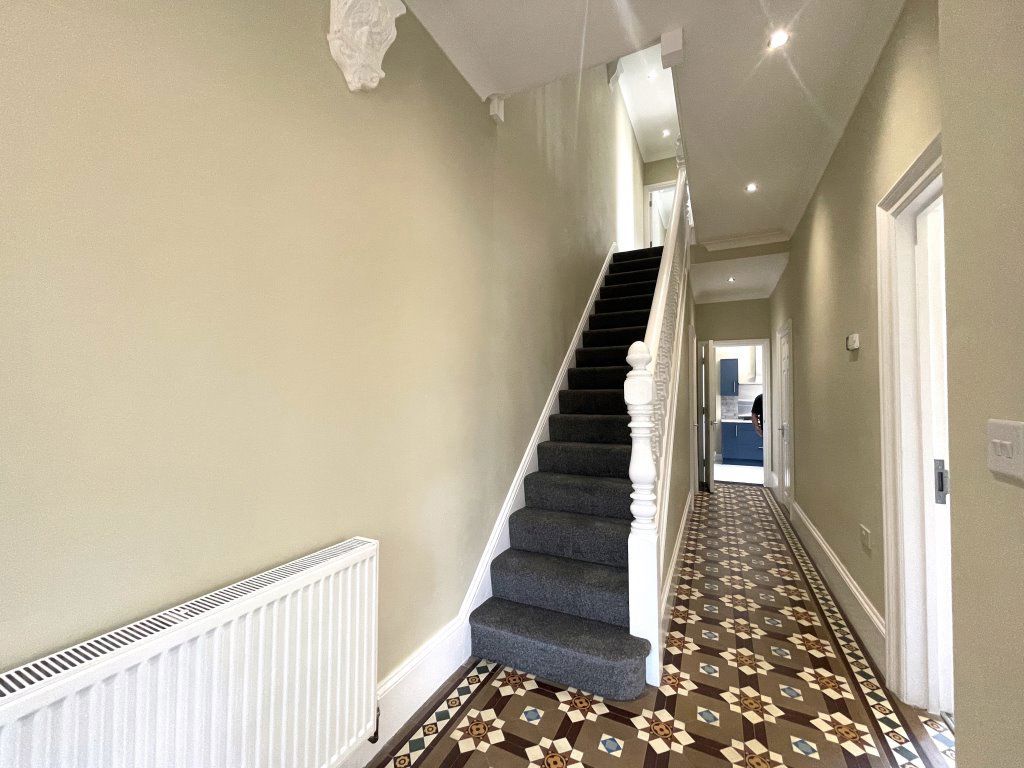 Property photo 2 of 39
