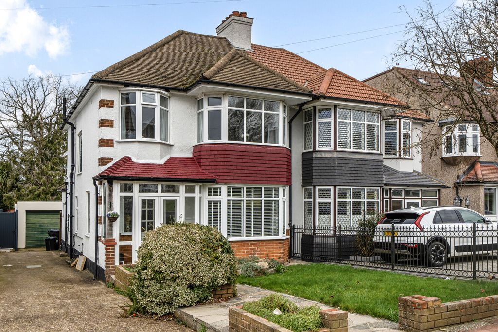 Property photo 1 of 16 1416534-1-6998554...