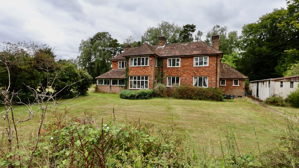 Property photo 2 of 9 Rear