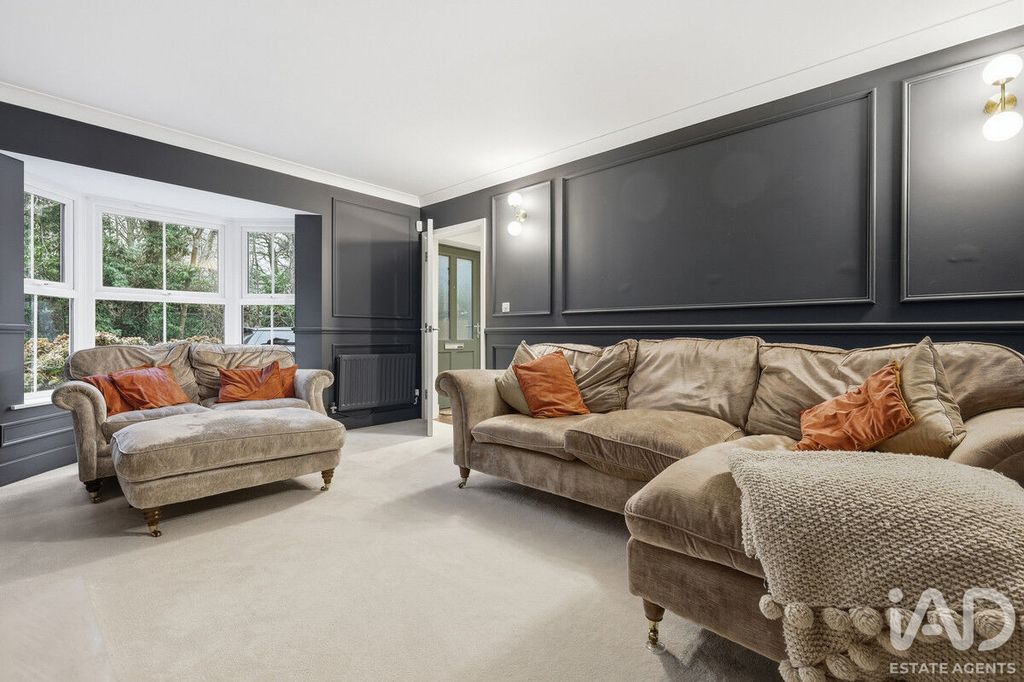 Property photo 2 of 22