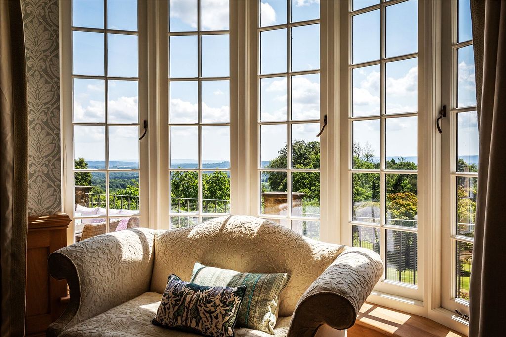 Property photo 2 of 59 House Partnership