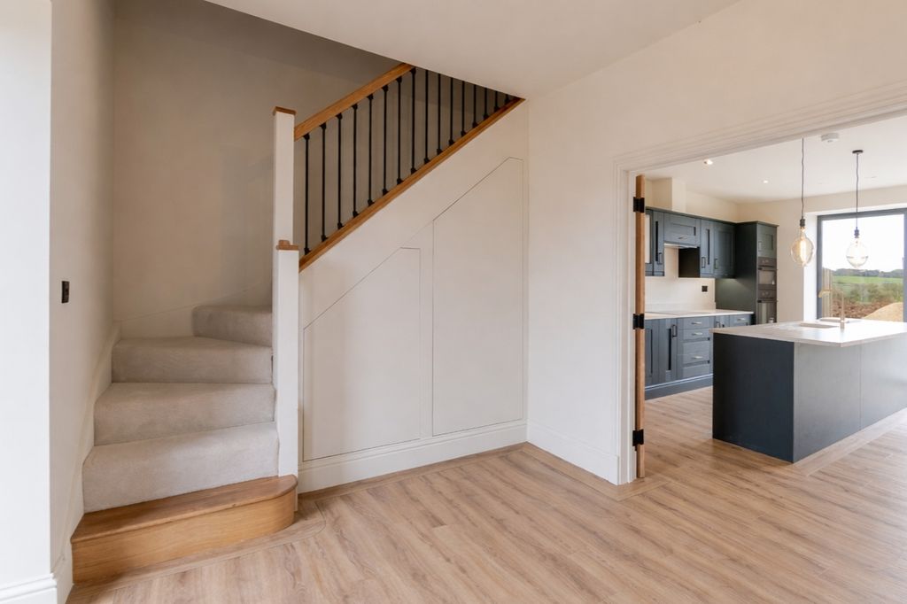 Property photo 3 of 21 Photo