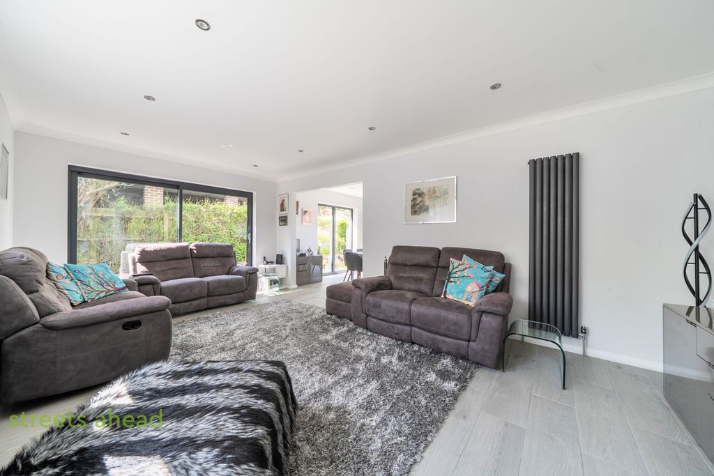 Property photo 2 of 21 F7258990-F575-4d2...