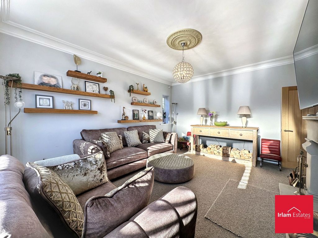 Property photo 3 of 43