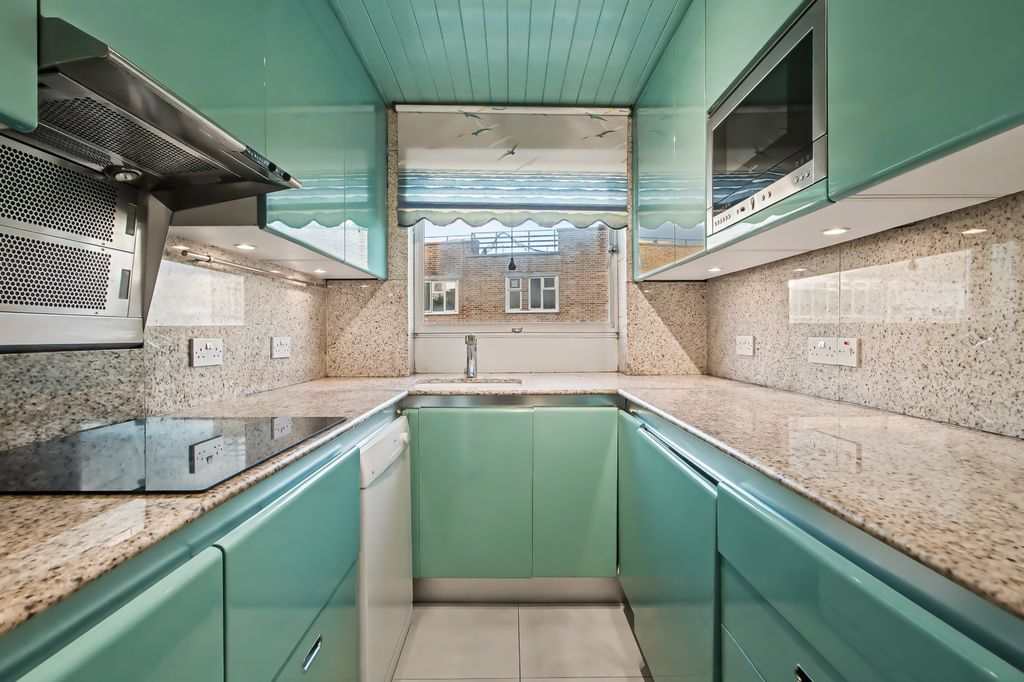 Property photo 3 of 19 Picture No. 33