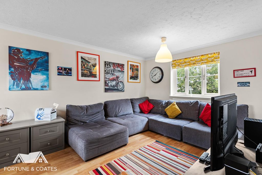 Property photo 2 of 8 Abbeydaleclose_7.Jpg
