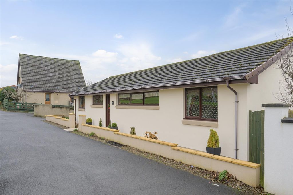 Property photo 2 of 32 70Mainstreet003.Jpg