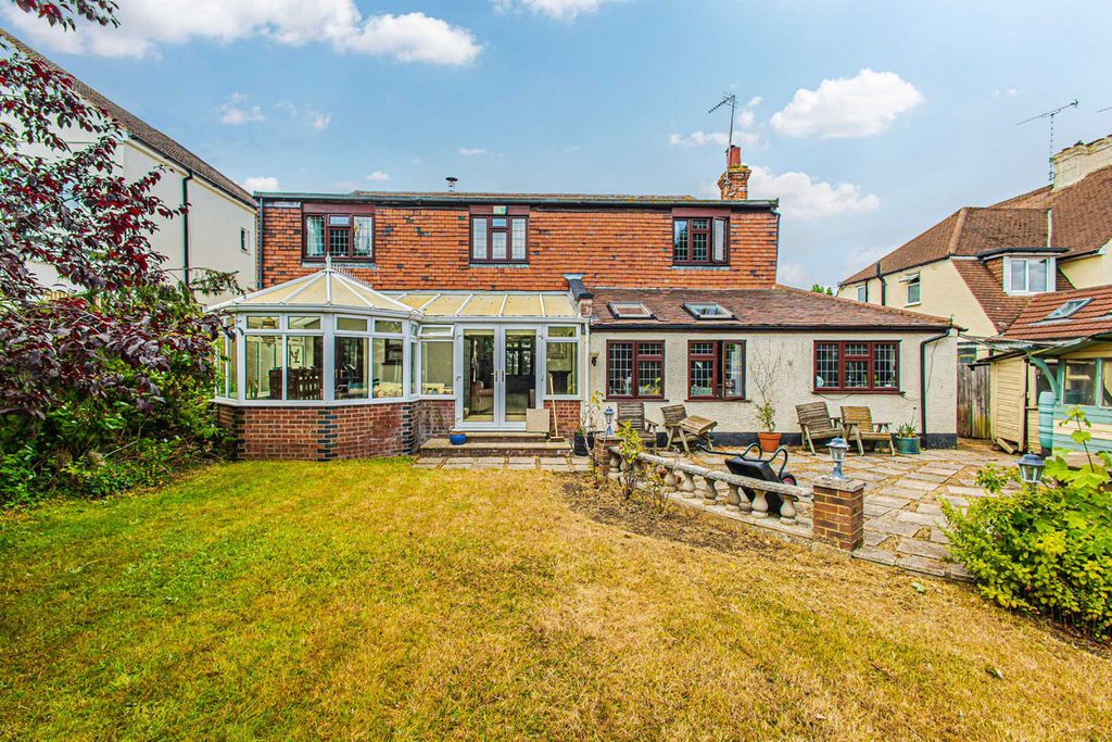 Property photo 2 of 40