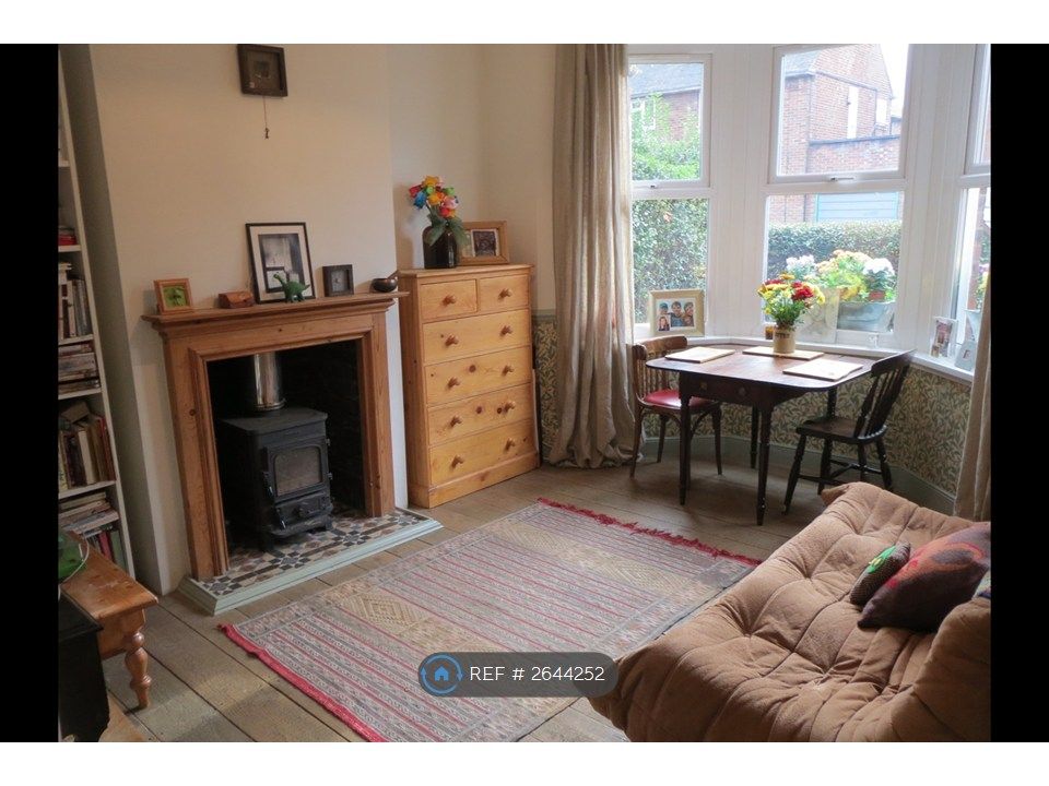 Property photo 2 of 10 Lounge