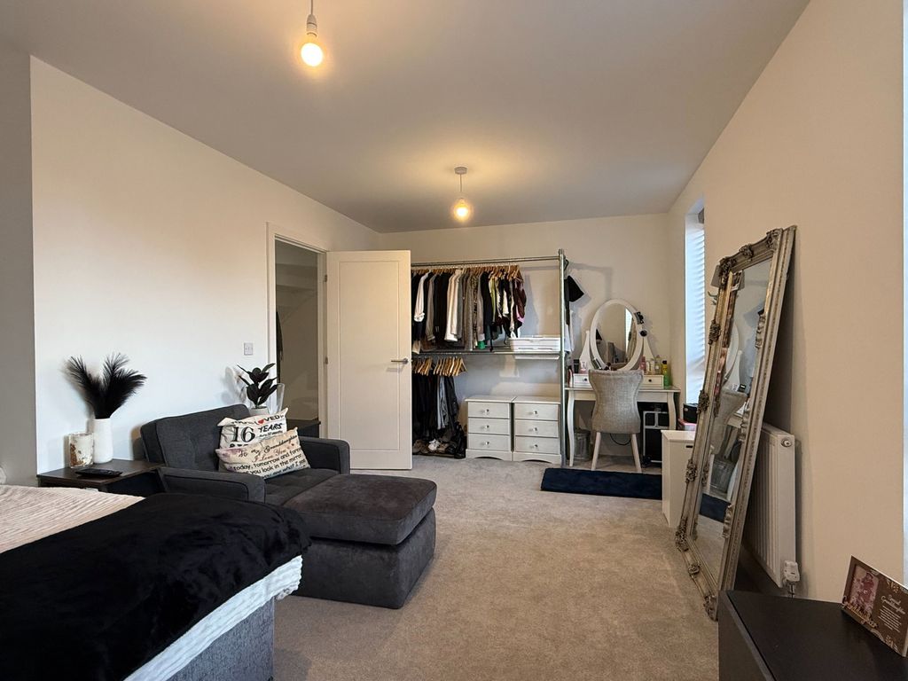 Additional image 7 of 4 bed semi-detached house for saleWren Way, Daventry NN11